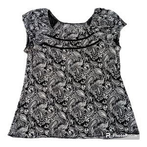 Fashion Bug Black & White Paisley Print Ribbed SS Shirt. Women's Large